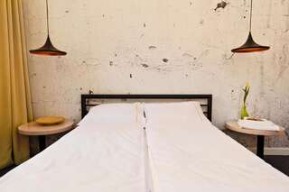 Хостелы Sleep in Hostel & Apartments Познань Двухместный номер с 1 кроватью и общей ванной комнатой-6